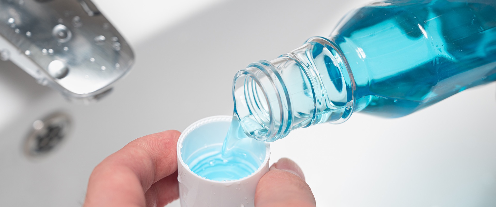 Mouthwashes and Rinses: Benefits, Types, and Best Practices